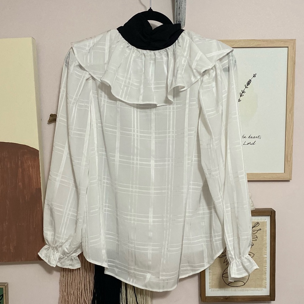 ☽ White & Black Bow Top - Picture 3 of 4